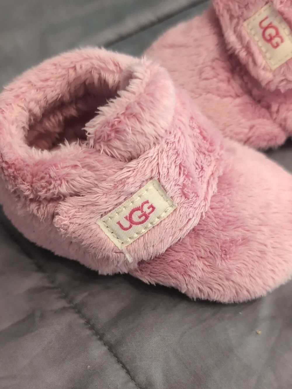 UGG Baby Bixbee Pink Faux Fur Booties Infant Size US 2/3